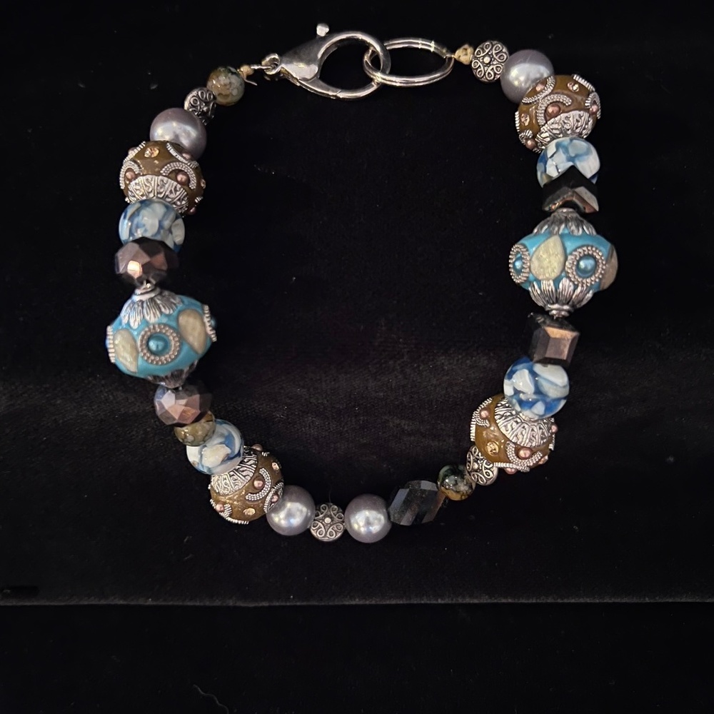 TURQUOISE NECKLACE